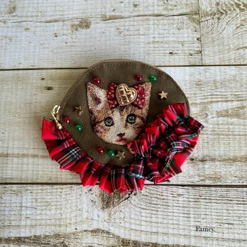 大人かわいいおしゃれなクリスマス猫ちゃんの小さめポーチ　国産帆布　コットン　ゴブラン　ハートボタン　フリル　小物入れの画像