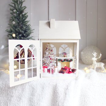 ホワイトハウスクリスマス　赤いリースをつけた白いお家のクリスマス　クリスマス飾り　置物　　R&yCH136の画像