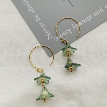 フープ×ピュアブルーフリルフラワーの画像