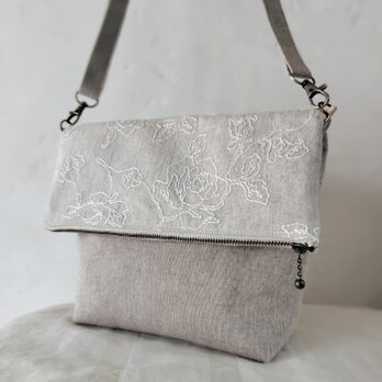 リネン*刺繍生地*コンビ*ショルダーバッグの画像