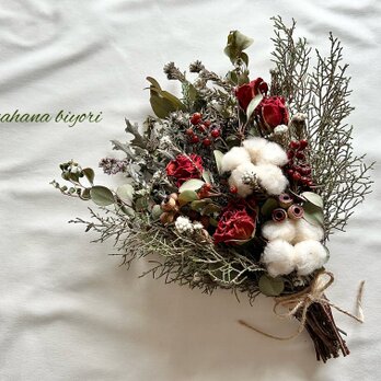 薔薇とアイスブルーのスワッグ クリスマスやお正月に☆の画像