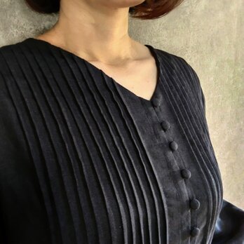 セミフォーマル 濃紺 卒業式 入学式 濃紺 ピンタック ワンピース /  冠婚葬祭 受験 面接 ネイビー クルミボタンの画像