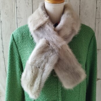¶ new antique fur ¶ サファイアミンクファースリット入りクロスマフラー「SALA」の画像