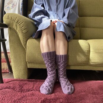 手編み　靴下　くすんだ紫　波模様 ✴︎ニット・手編み✴︎冷え取り　＊古着、ビンテージ好きさんにもの画像