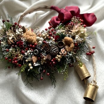 実がいっぱいの賑やかクリスマスリース　〜ベル付き〜の画像