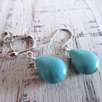 小ぶり＊ beads earring ＊ magnesite turquoiseの画像