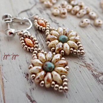 【新作】beads earrings ＊ orange flowerの画像