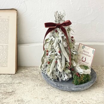 大人かわいいクリスマス＊ホワイトツリーとブーツ〜シンシンと降る雪〜の画像