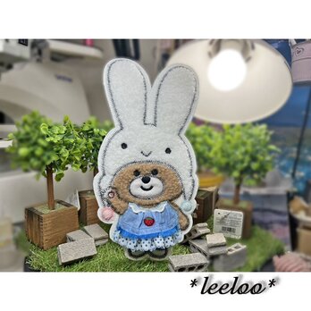 ★くまさんのお気に入り★うさぎの被り物★苺刺繍付きフリルデニムワンピース★特大26.5-1枚の画像