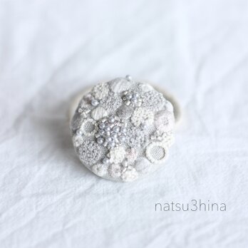 gray dot 刺繍ヘアゴムの画像