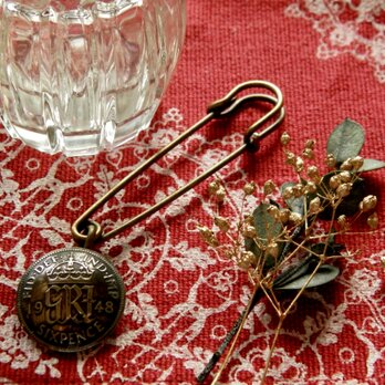 ＃B90s  UK Coin Brooch(swing type)の画像