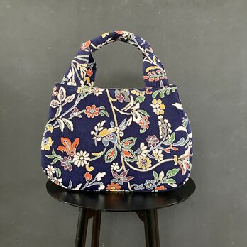 【軽量】着物リメイクあおりトートバッグ・小　ちりめん・青草花柄　一点ものの画像