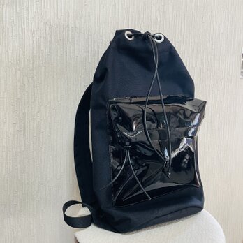 コーデュラナイロンとパテントレザーリュックの画像
