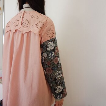 [予約販売] サーモンピンクドライフラワーバックスカラップチュニックの画像