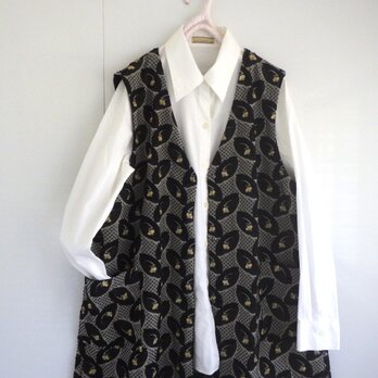 個性が輝く変わり織のベスト　