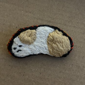 モルモット　刺繍ブローチの画像