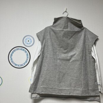 大人の日常服　フレンチスリーブベスト　起毛ストレッチコットンコーデュロイ　杢グレーの画像