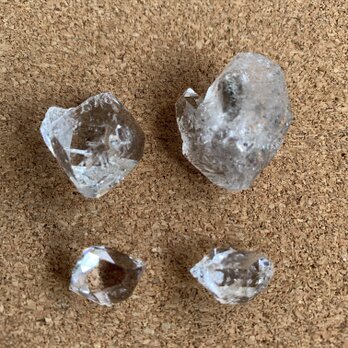 ワイヤーアクセサリーやワンドアクセントに！ハーキマーダイヤモンド4個セットの画像