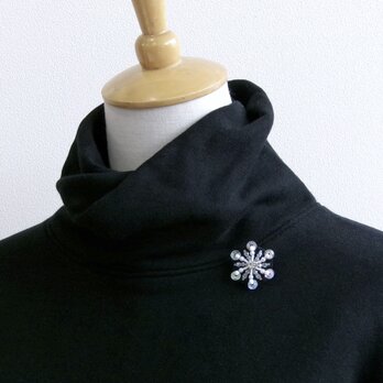 雪の結晶＊ビーズ刺繍のブローチ（24ib-S2）＊受注製作＊
