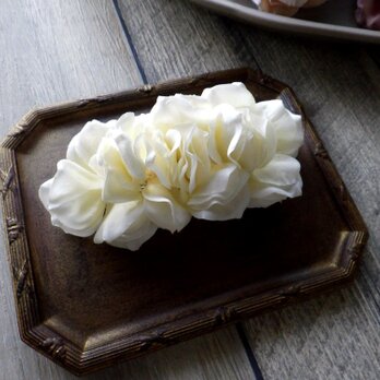 淡水パールとくすみ色の花びらのバレッタ ■ Lサイズ×4輪 ■ クリームの画像