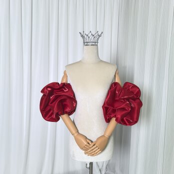 パフスリーブ ワインレッド 取り外し袖 光沢感 ラッフルフリル 可愛い 色直し 花嫁 前撮りの画像