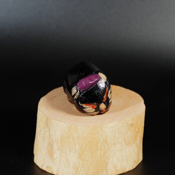 Netsuke Makie Nemuri Neko - kuro 005  根付　蒔絵　眠り猫　(黒)の画像