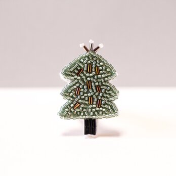 Winter holiday＊モミの木のビーズ刺繍ブローチの画像