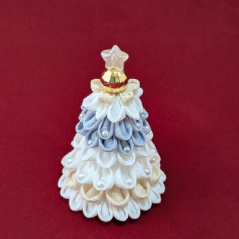つまみ細工のクリスマスツリーの画像