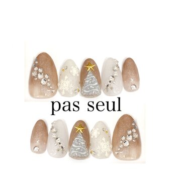 【クリスマス】ネイルチップブラウン マグネットツリーシンプル ビジューの画像