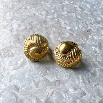 YM85-【 Monet 】モネ・ヴィンテージイヤリング 1980s Shiny textured gold-toneの画像