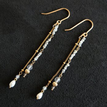 原石ダイヤのロングピアス（ステーションチェーン付きSタイプ）・イヤリング変更可の画像