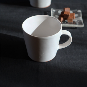 ホワイトグレーのカフェマグの画像