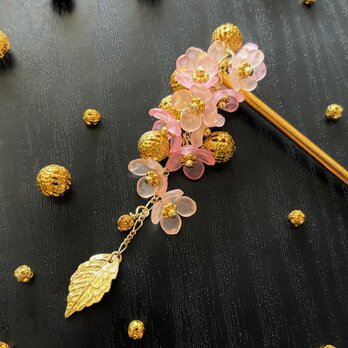 かんざし　４弁桜の鈴生り簪　サクラ　さくら　ピンク　春　和風　ゴールド　半透明　フラワー　花　枝垂れ桜の画像