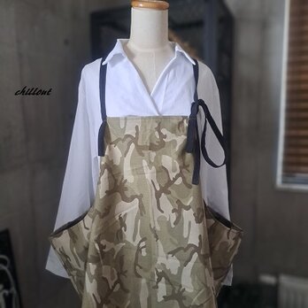 【sale】【背中がかわいい】エプロンドレス：迷彩×ブラック【0547】の画像