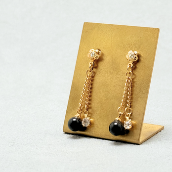 ラス1 5mm ゆれる オニキス/黒瑪瑙  K18GP RHP 天然石ピアス - petit flowerの画像