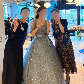 実例写真！ カラードレス+トップス ブルー サッシュベルト キラキラチュール 結婚式 Aライン プリンセスラインの画像