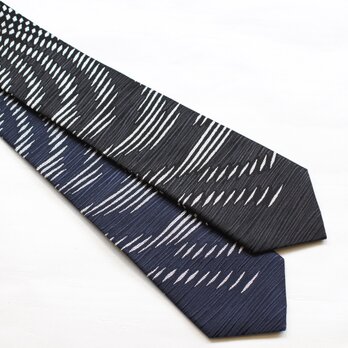 【SALE】NEKADO(ネカド) ネクタイ -水流- 黒/紺の画像