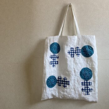 トートバッグ　白(青い花)