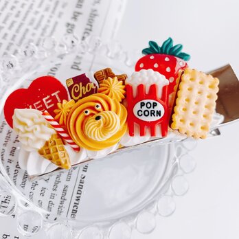 biscuit お菓子のヘアクリップの画像