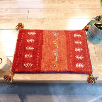 冬入荷】ペルシャ　ギャッベ　玄関マット小　57×37cm　茜色　桃色　　NN19491Gの画像