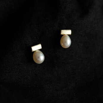 パールとゴールドのピアス K10の画像