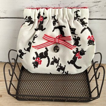 黒猫の散歩バネポーチ