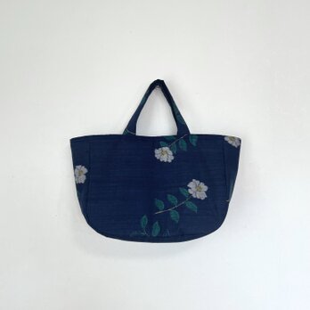 ＊アンティーク着物＊白椿模様手織り真綿紬のふんわりバッグ