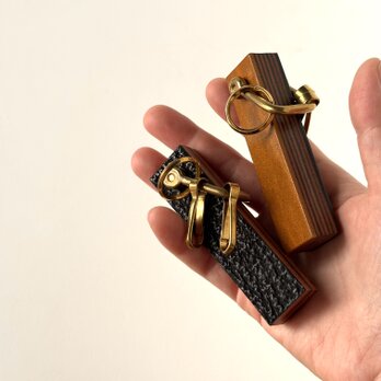 ミルフィーユキーリング ( サメ ) ｜ 本革/アクセサー/お出かけ