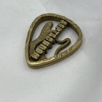 楽器型BRASS製オーダーネームアクセサリー　ギターピックデザイン3種の画像