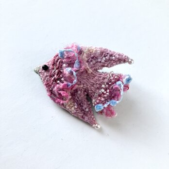 lavender pink bird brooch"ラベンダーピンクくすみカラーの鳥さん" 秋冬刺繍ふっくらブローチの画像