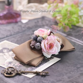 ピンクの薔薇とストーンベージュのリボンバレッタ　リボン　バレッタ　お出掛け　お洒落　結婚式　お茶会　ピンク　ロリータ　ブラウンの画像