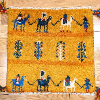 新入荷】ペルシャ　ギャッベ　ミニマット　40x38cm　ラクダ　黄金色の画像