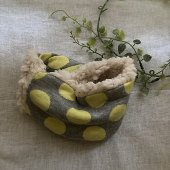ハンドメイド☆犬用ネックウォーマーマフォングレー黄色ドットＳサイズリバーシブルの画像
