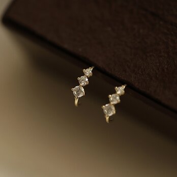 ピアス 3粒 三粒の画像